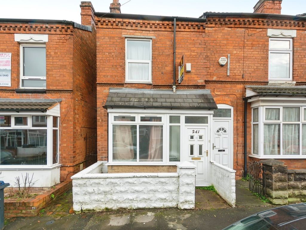 3 bed end terrace house for sale in Hubert Road, Selly Oak, Birmingham