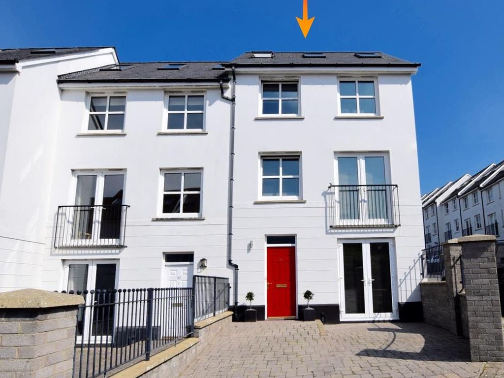 4 bed town house for sale in Kensington Gardens, Haverfordwest SA61, £