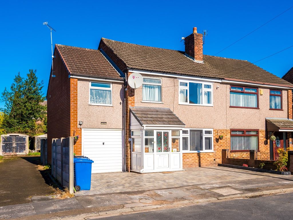 4 bed semidetached house for sale in Peel Close, Woolston, Warrington