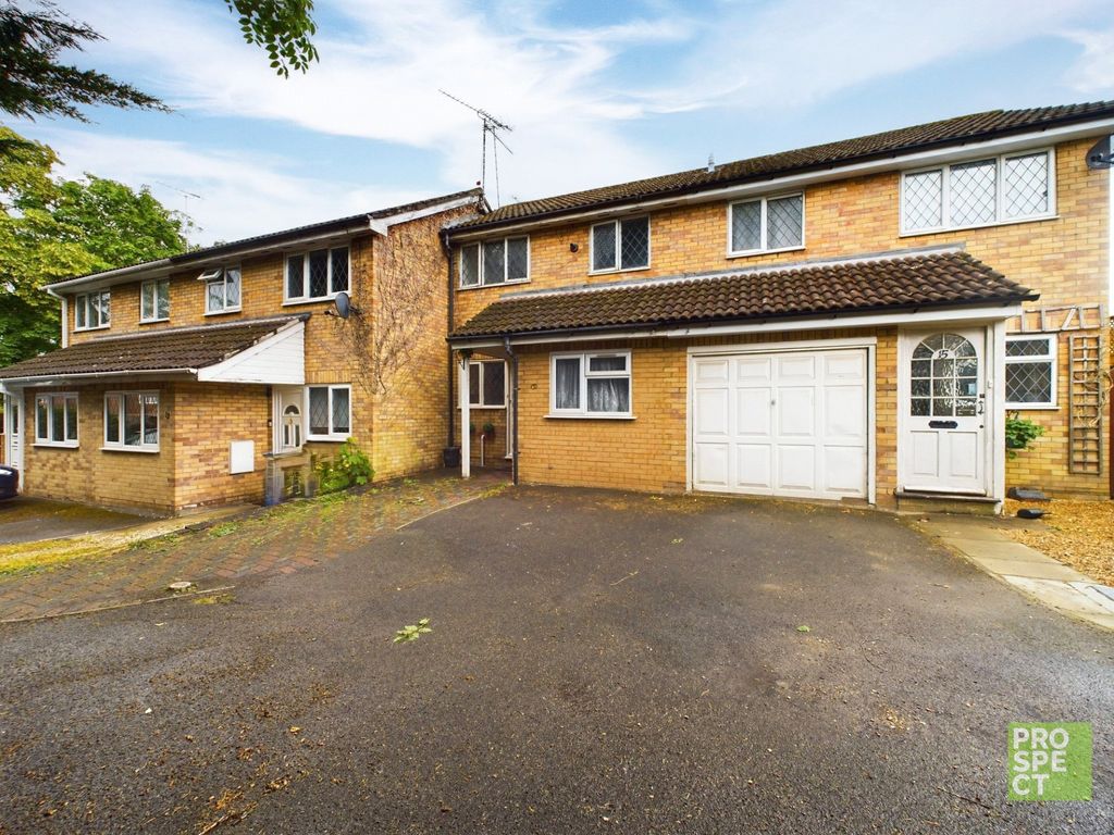 2 bed terraced house for sale in Simmonds Close, Bracknell, Berkshire