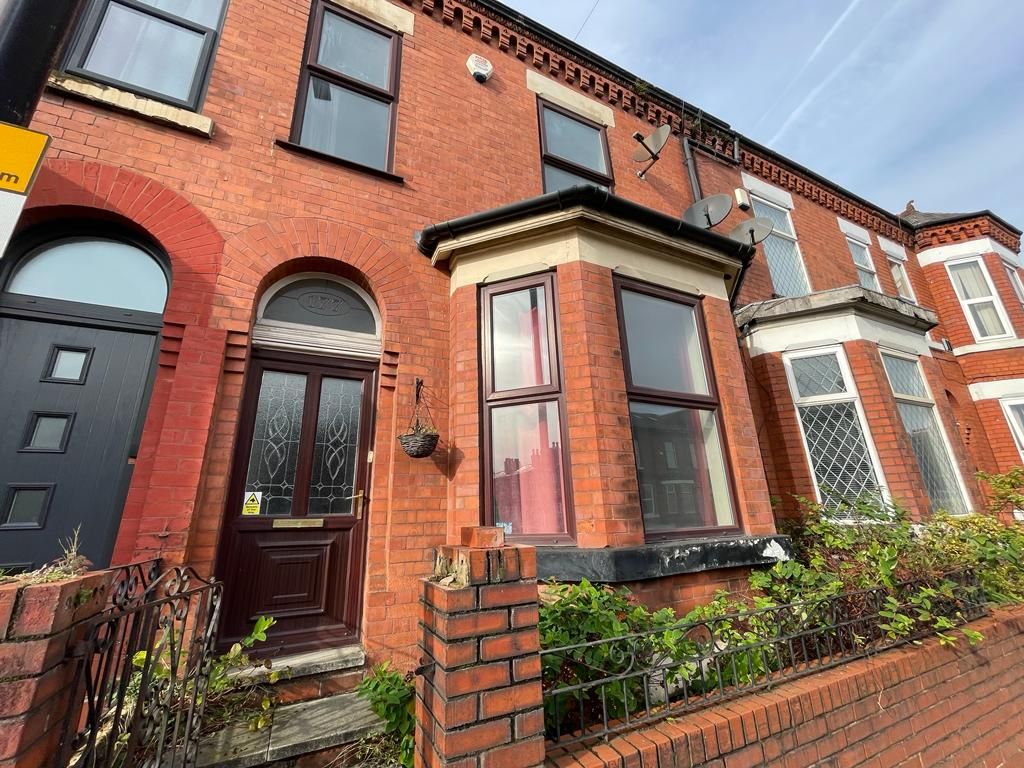 5 bed terraced house for sale in Barton Road, Stretford, Manchester M32