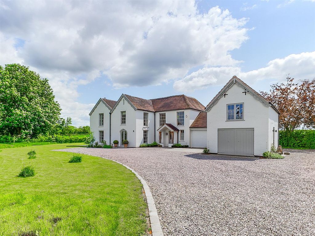 4 bed detached house for sale in Lockeridge Lane, UptonUponSevern