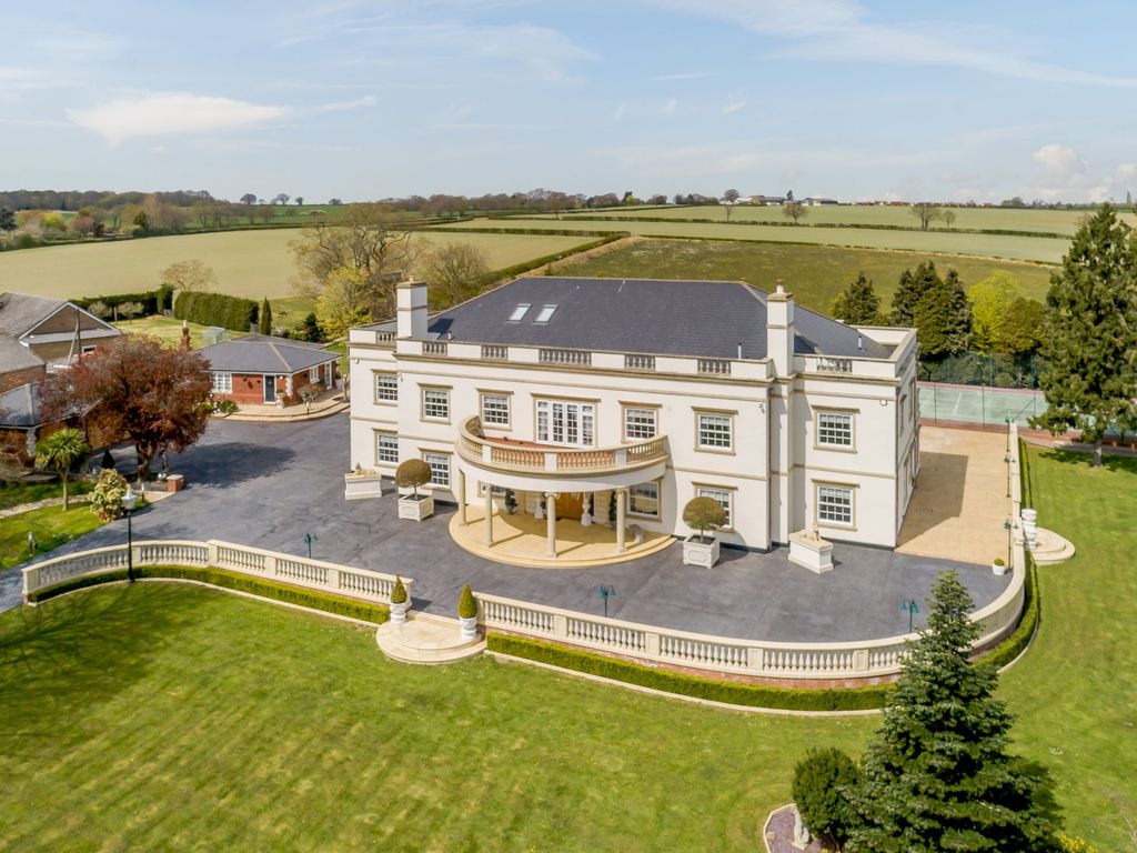 7 bed detached house for sale in Colchester Road, Great Totham, Maldon