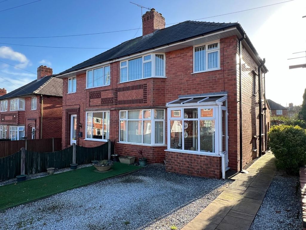 3 bed semidetached house for sale in Selhurst Road, Newbold