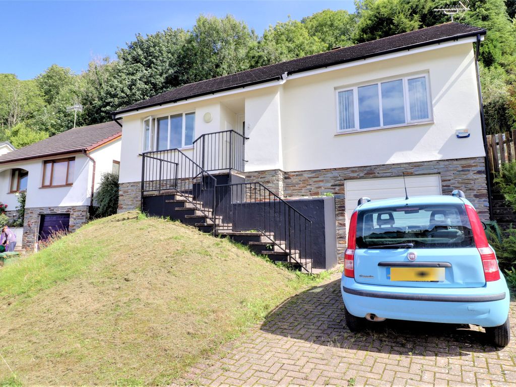 2 bed detached bungalow for sale in Saltmer Close, Devon