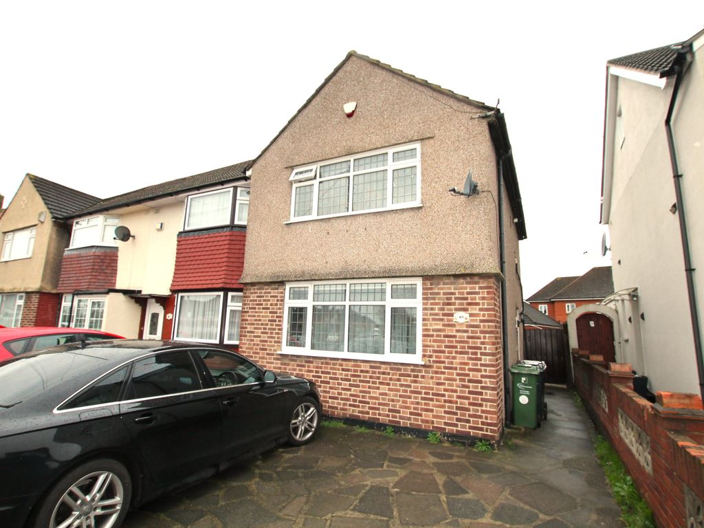 3 bed end terrace house for sale in Marston Avenue, Dagenham, Essex
