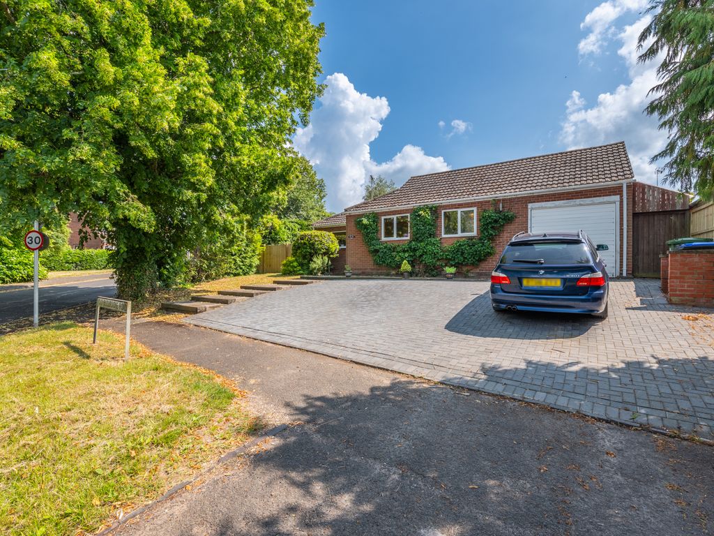 2 bed detached bungalow for sale in Old Budbrooke Road, Hampton Magna