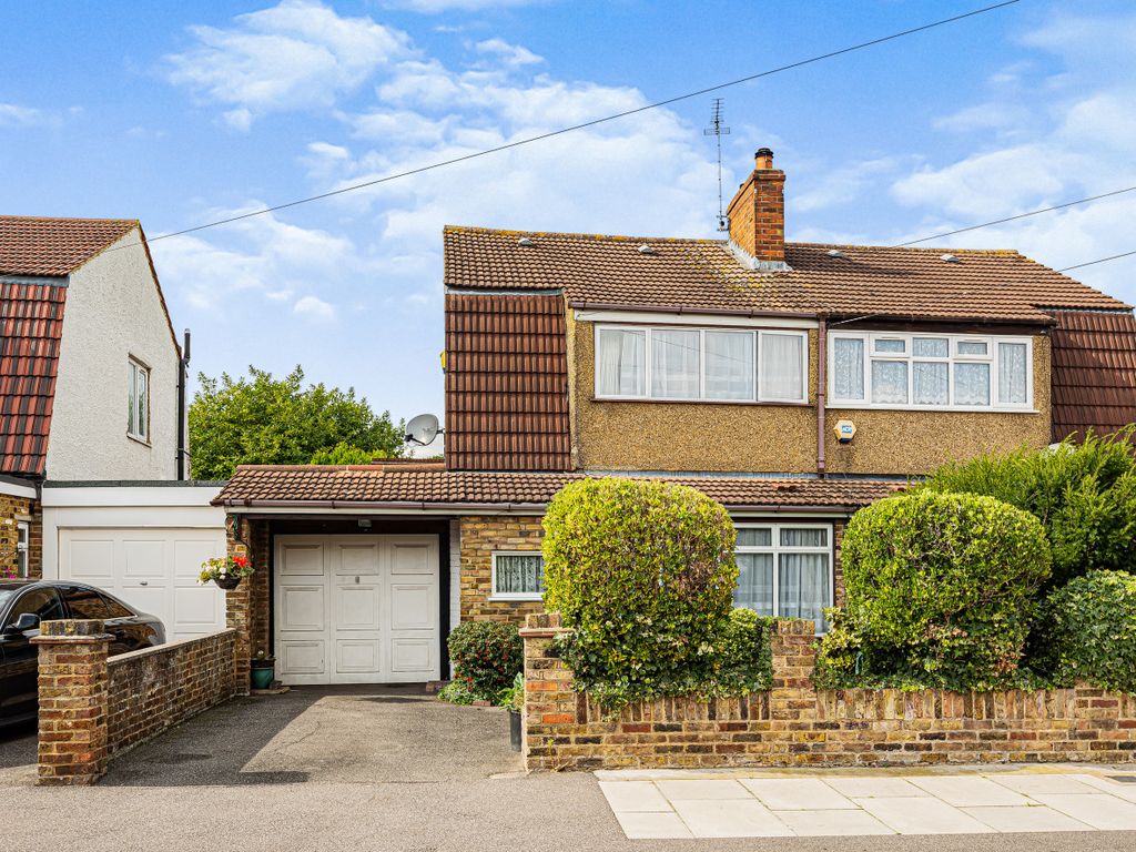 Cherry Grove, Hillingdon, Middlesex UB8  