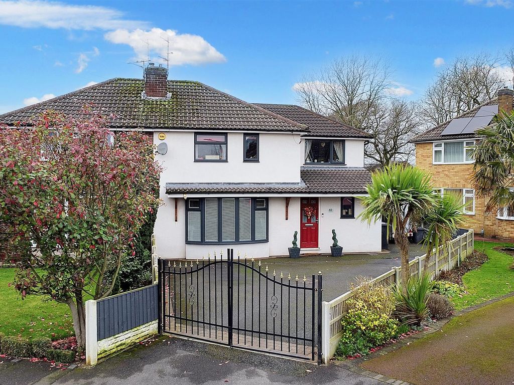 4 bed semidetached house for sale in Wensleydale Road, Long Eaton