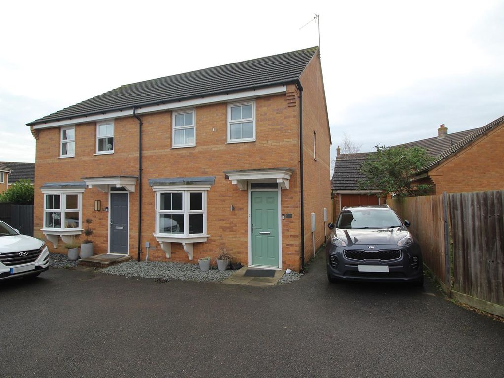 3 bed semidetached house for sale in Leaf Avenue, Hampton Hargate