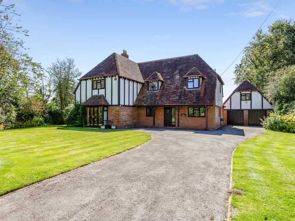 5 bed detached house for sale in Telegraph Lane, Four Marks, Alton GU34