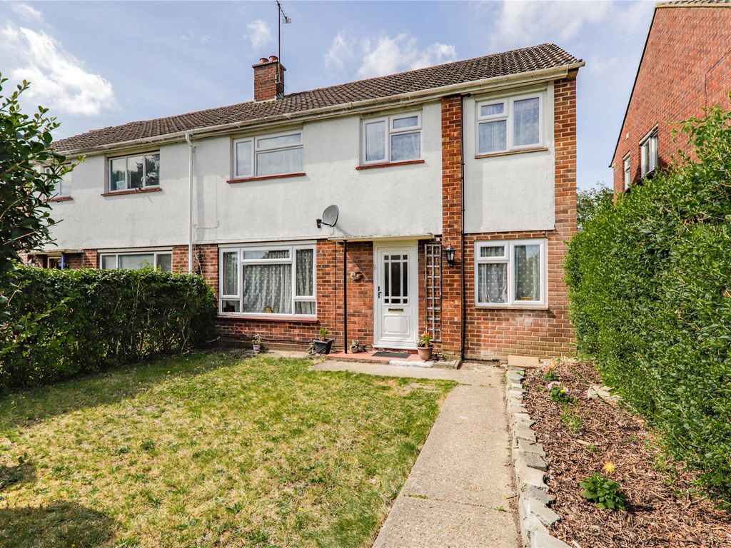 4 bed semidetached house for sale in Berkshire Road, Camberley, Surrey