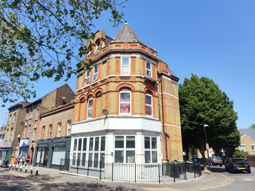 2 bed flat to rent in The Grove, Gravesend, Kent DA12, £1,050 pcm Zoopla