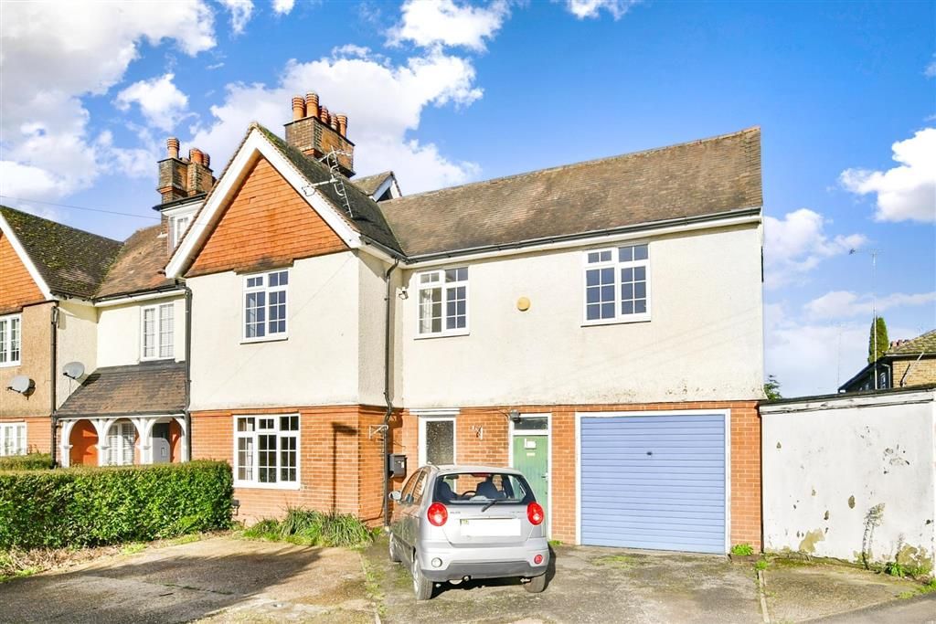 5 bed end terrace house for sale in Kingston Road, Leatherhead, Surrey