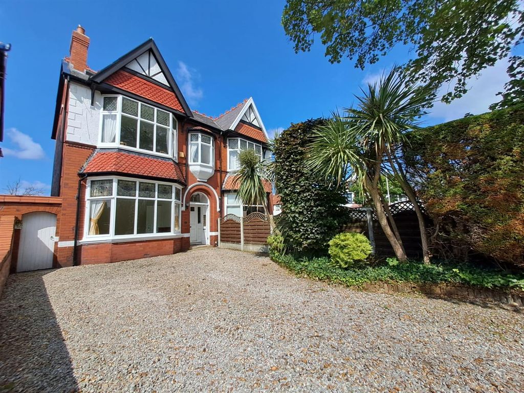 4 bed semidetached house for sale in Wennington Road, Southport PR9, £