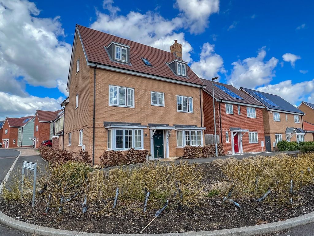 5 bed detached house for sale in Charles Crescent, Rochford SS4 Zoopla