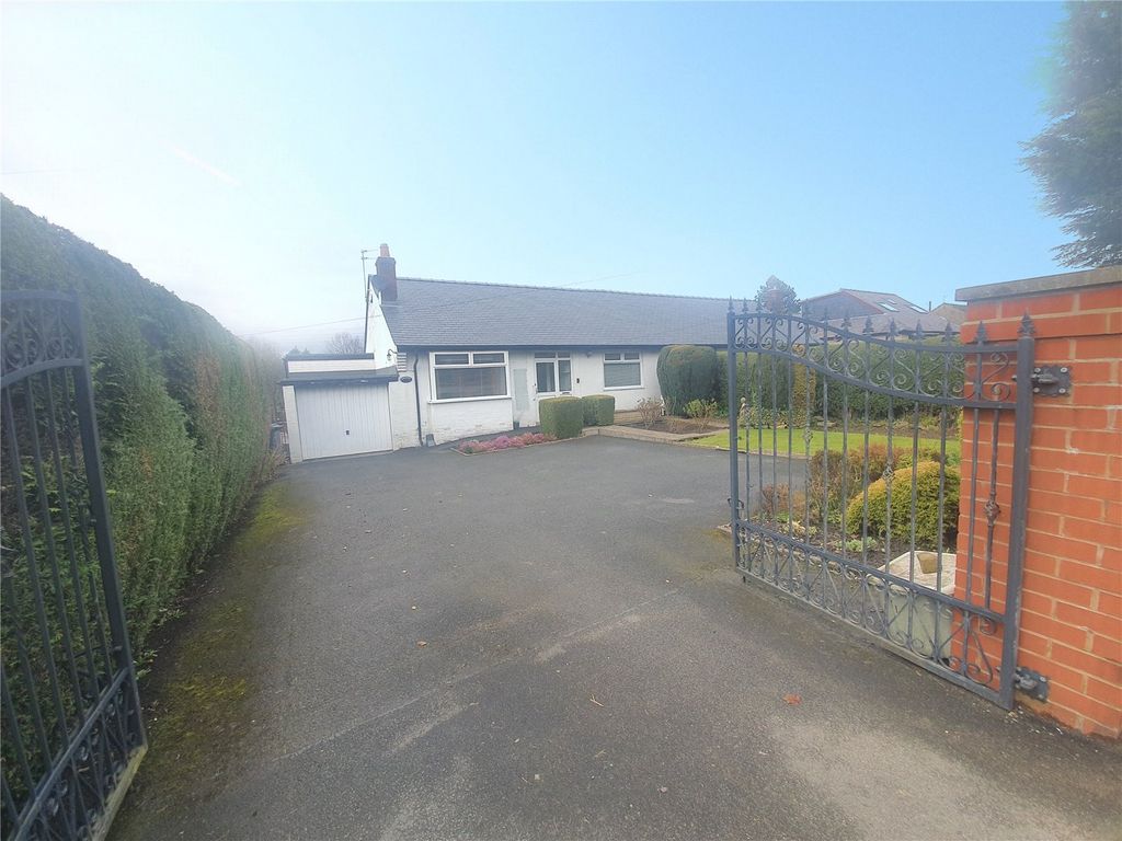 2 bed semidetached bungalow for sale in Preston New Road, Samlesbury