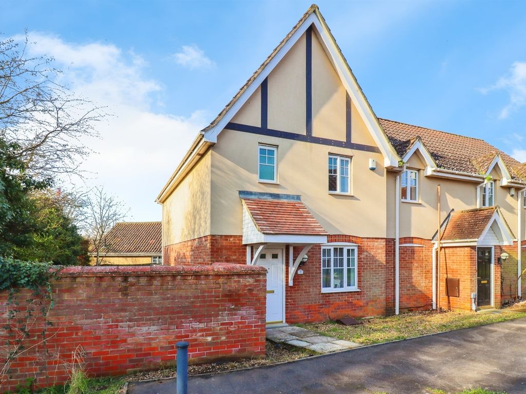 3 bed semidetached house for sale in Barnham Close, Norwich NR5, £