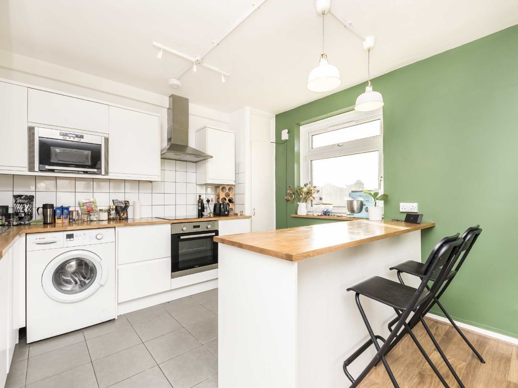 2 bed flat for sale in Friern Road, London SE22, £375,000 Zoopla