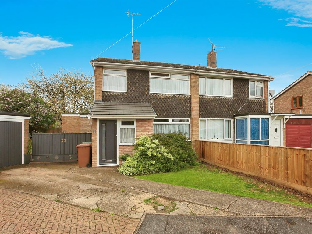 3 bed semidetached house for sale in Robert Rayner Close, Orton