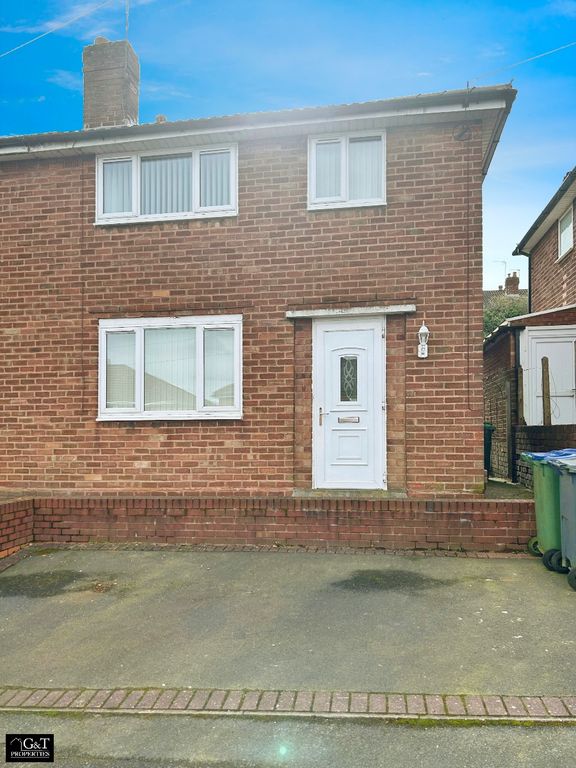 3 bed semidetached house for sale in Barncroft Road, Tividale, Oldbury