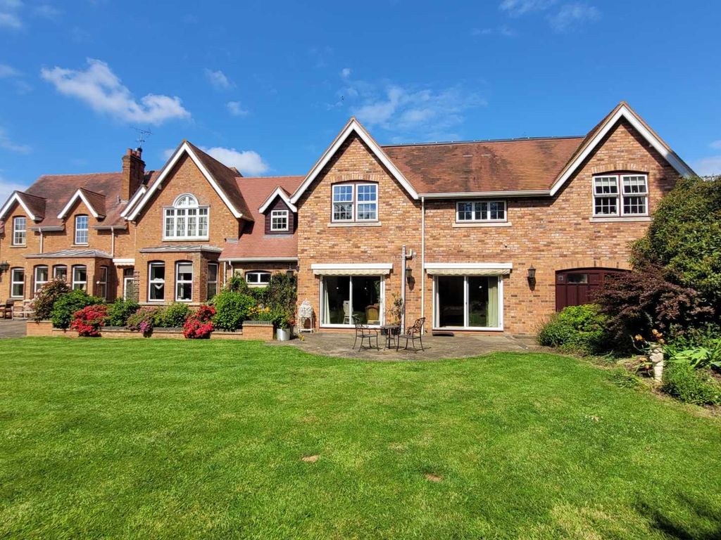 6 bed detached house for sale in Eckington Road, Bredon, Tewkesbury