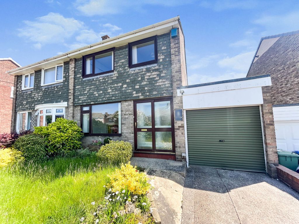 3 bed semidetached house for sale in Melrose Avenue, Murton, Seaham