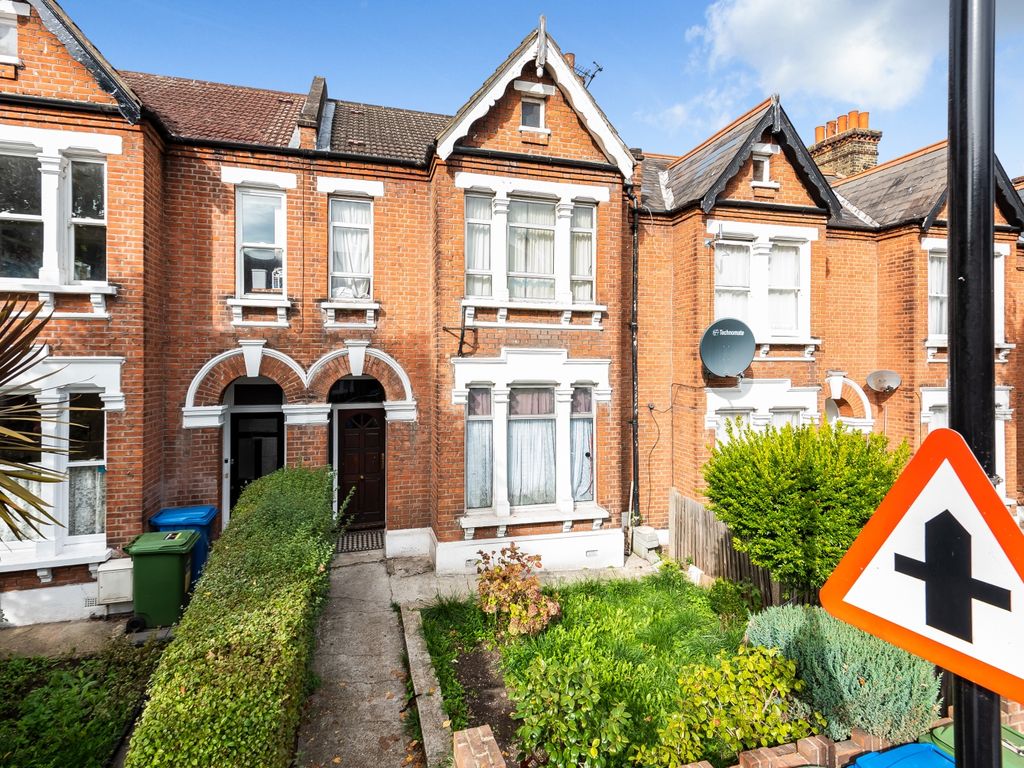 4 bed terraced house for sale in Barry Road, London SE22 Zoopla