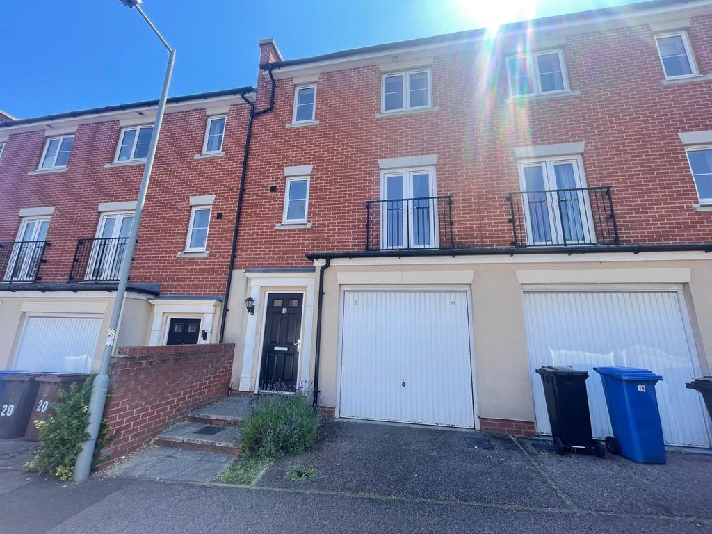 3 bed town house for sale in Meridian Rise, Ipswich IP4, £285,000 Zoopla