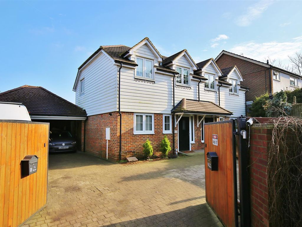 3 bed semidetached house for sale in Windmill Hill, Wrotham Heath
