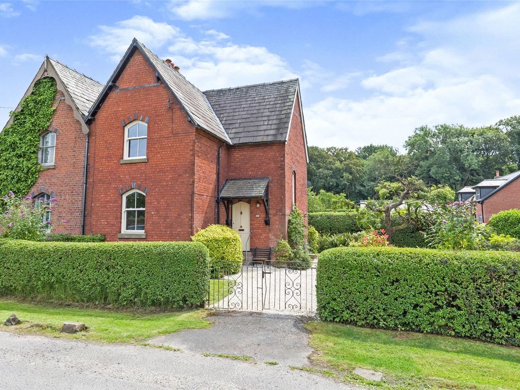 3 bed semidetached house for sale in Garstang Road, Broughton, Preston