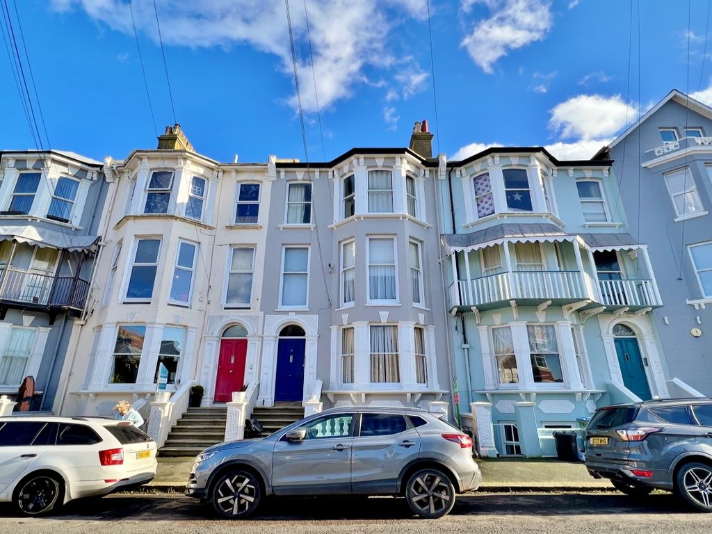 2 bed flat to rent in Park Road, Bognor Regis, West Sussex PO21, £1,150