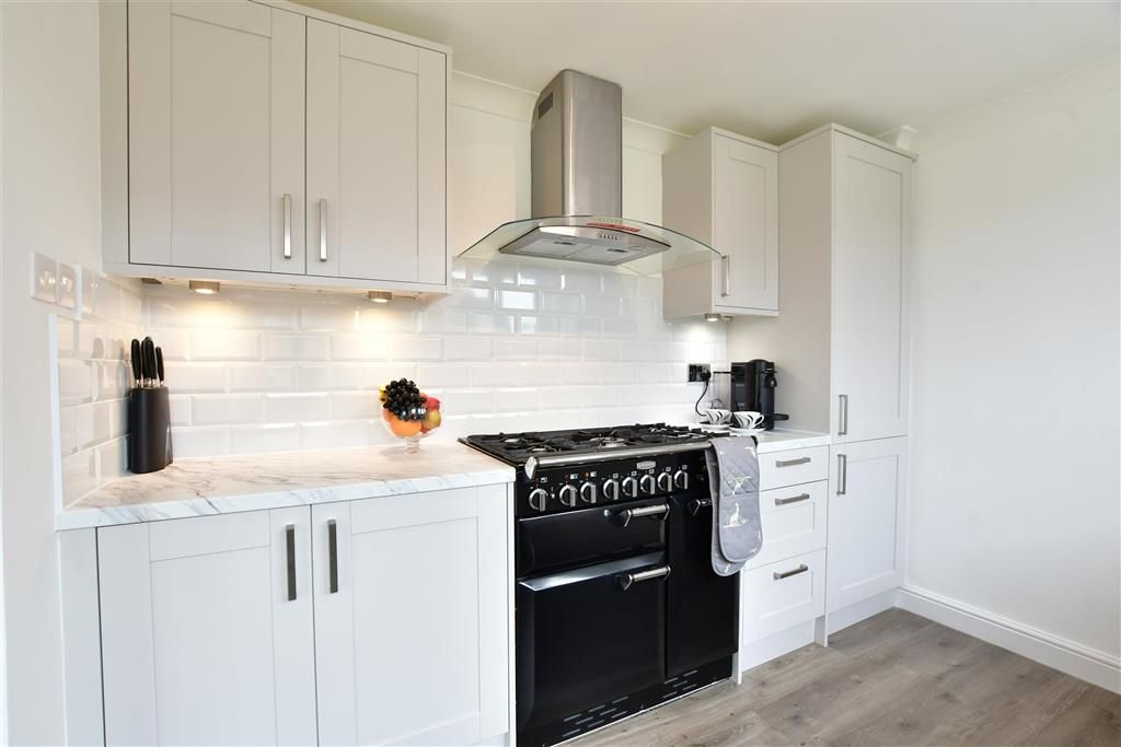 3 bed detached house for sale in Tollesbury Close, Wickford, Essex SS12 Zoopla