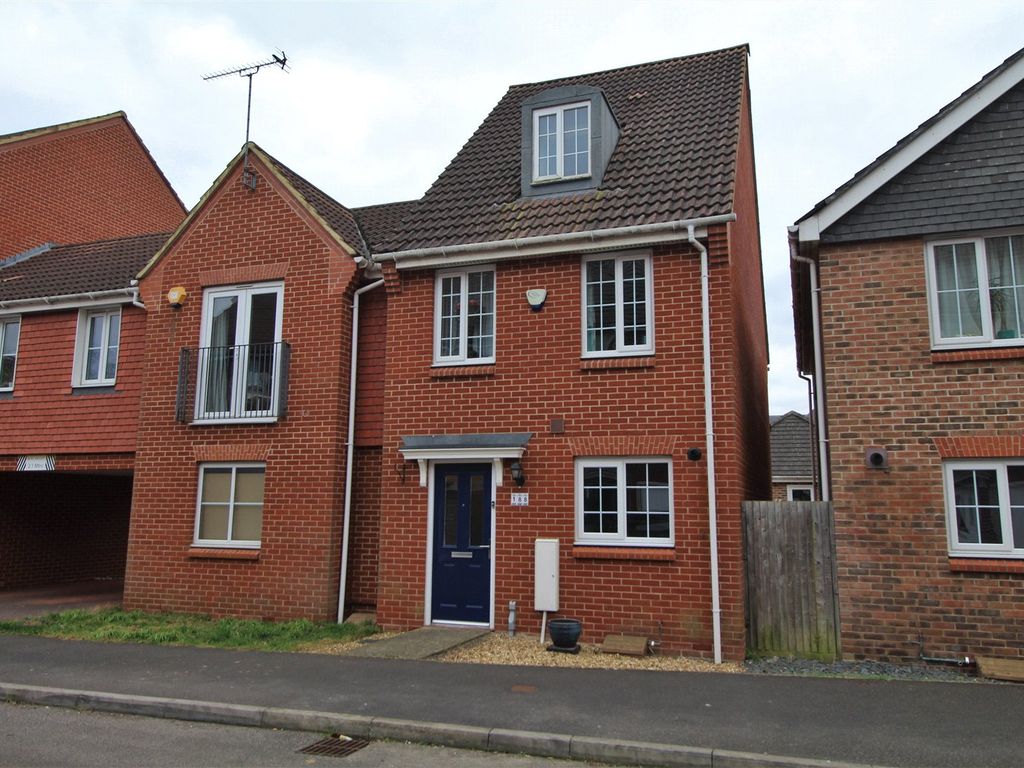 3 bed semidetached house for sale in Woodland Walk, Aldershot GU12