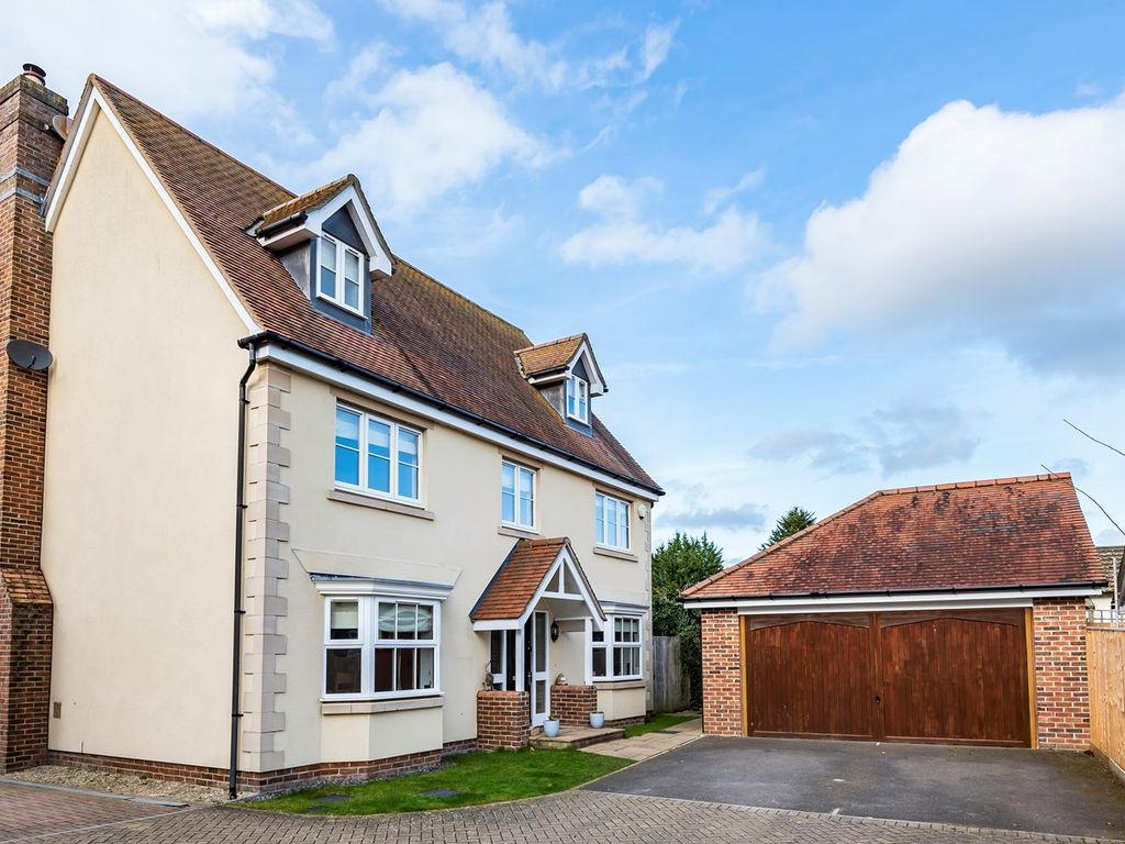 6 bed detached house for sale in Orchard End, Chieveley, Newbury RG20