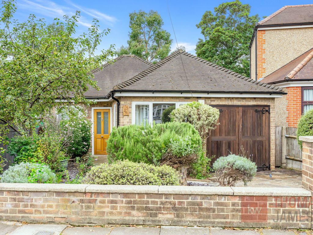 2 bed bungalow for sale in Bury Street West, Bush Hill Park, London N9