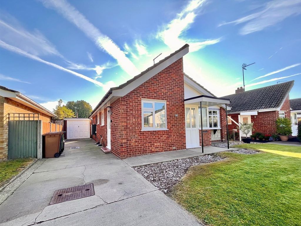 3 bed detached bungalow for sale in Firs Avenue, Ormesby, Great
