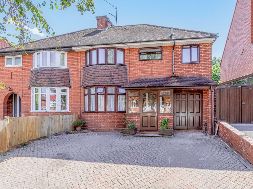 4 bed semidetached house for sale in Oakenshaw Road, Greenlands