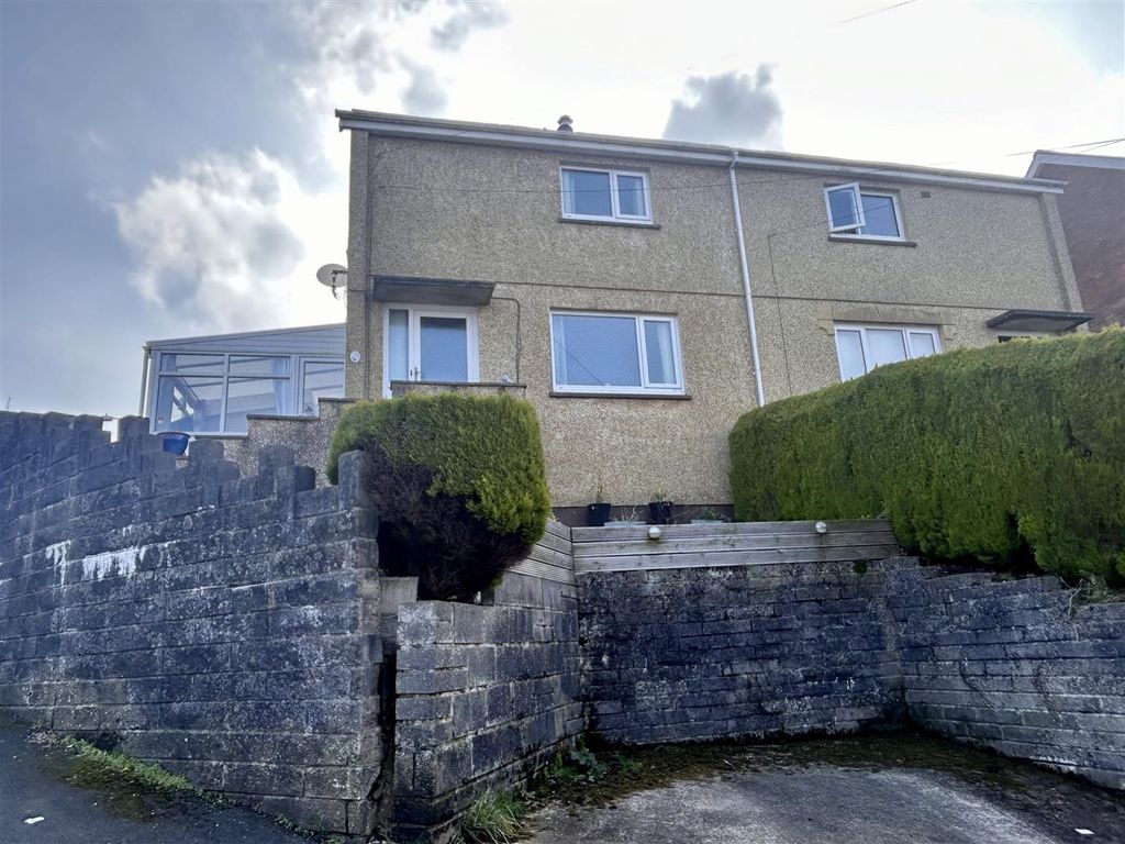 3 bed semidetached house for sale in Tir Becca, Tumble, Llanelli SA14