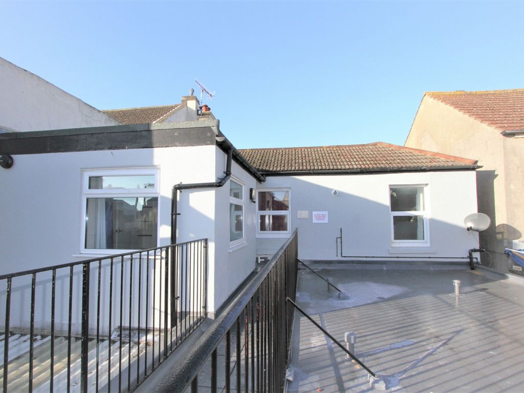 2 bed flat to rent in South Farm Road, Worthing BN14 Zoopla