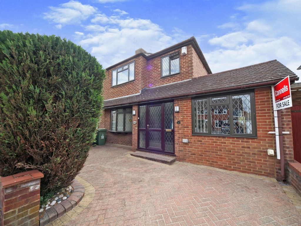 3 bed semidetached house for sale in Brandreth Avenue, Dunstable LU5