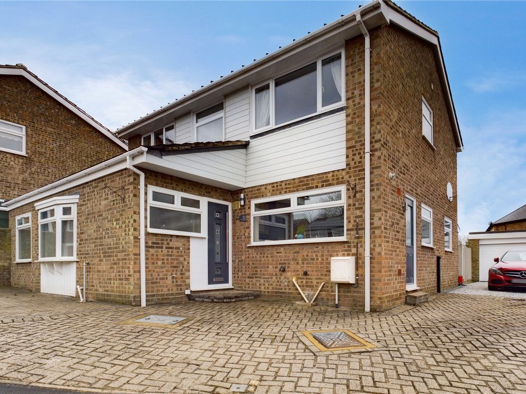 4 bed detached house for sale in Fairfield, Gamlingay, Sandy