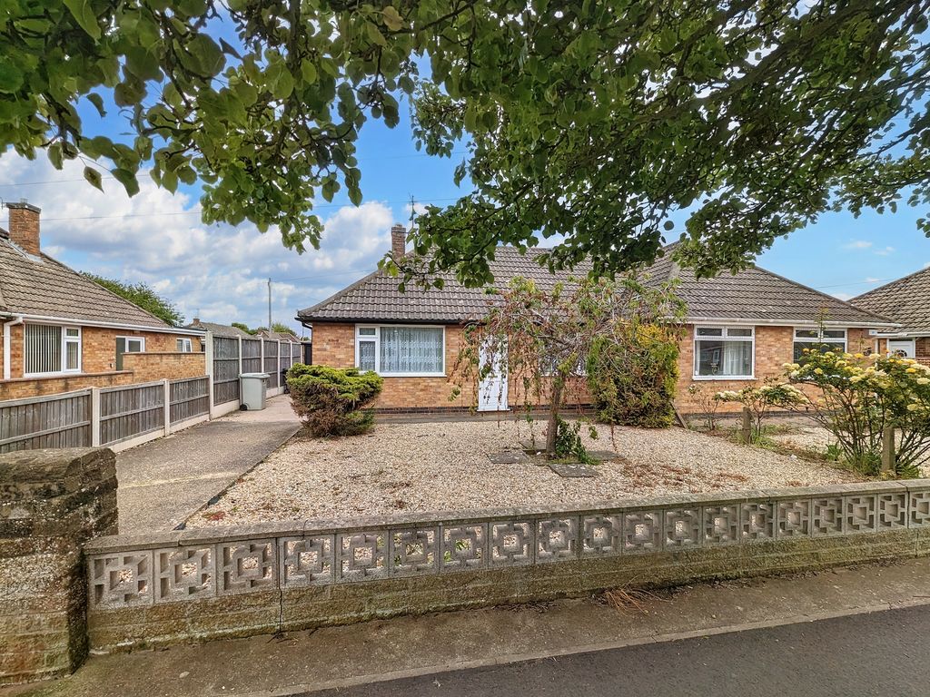 2 bed bungalow for sale in Richmond Drive, Skegness PE25, £179,950 Zoopla