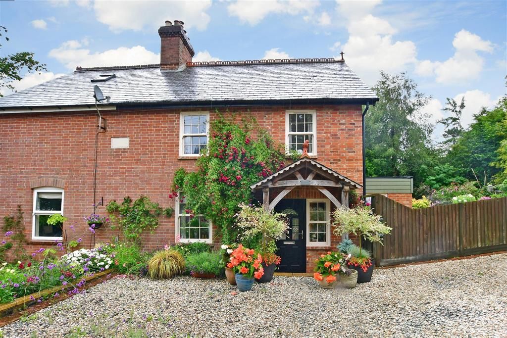 3 bed property for sale in Coopers Wood, Crowborough, East Sussex TN6