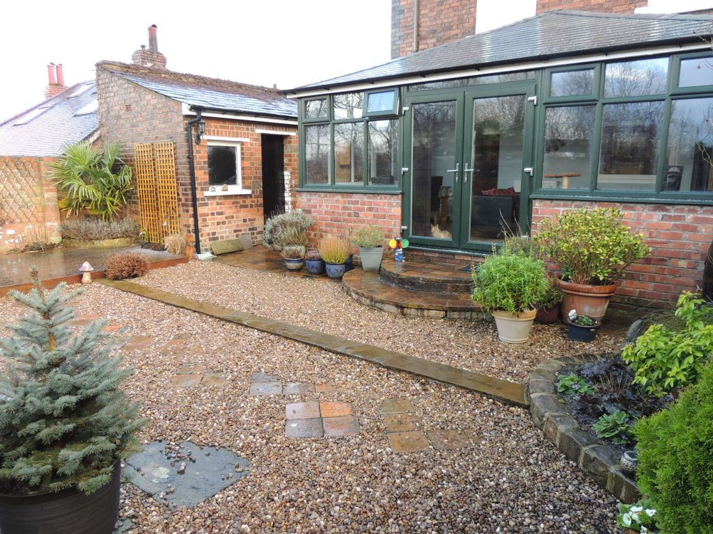 4 bed semidetached house for sale in Buxton Road, Hazel Grove