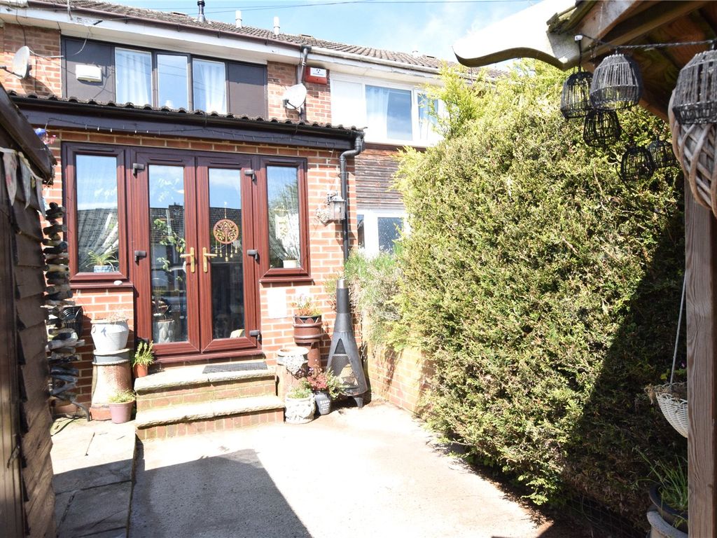 2 bed terraced house for sale in Lawns Terrace, Leeds, West Yorkshire