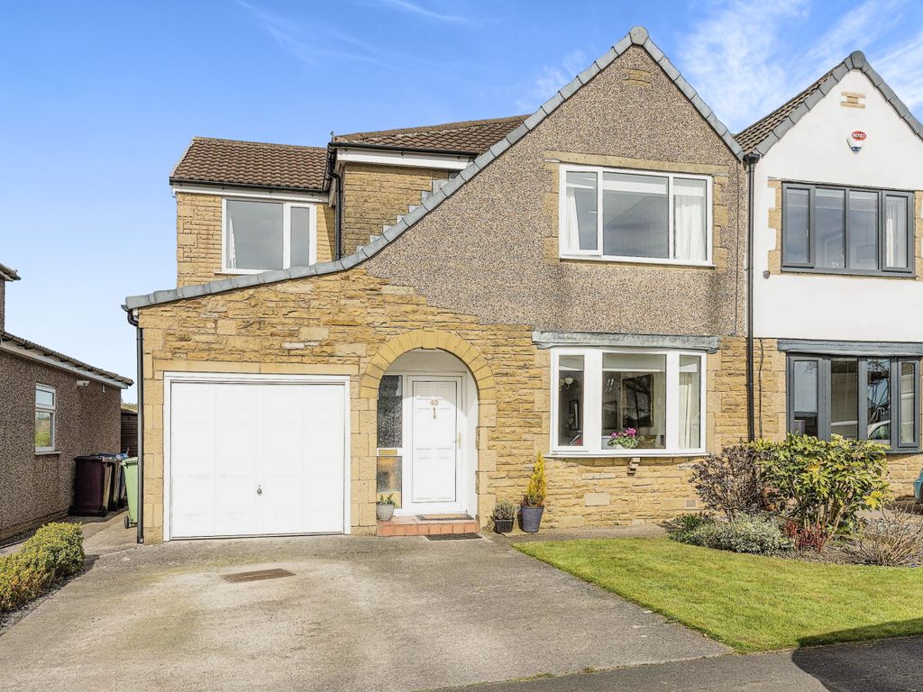 4 bed semidetached house for sale in Heckenhurst Avenue, Worsthorne