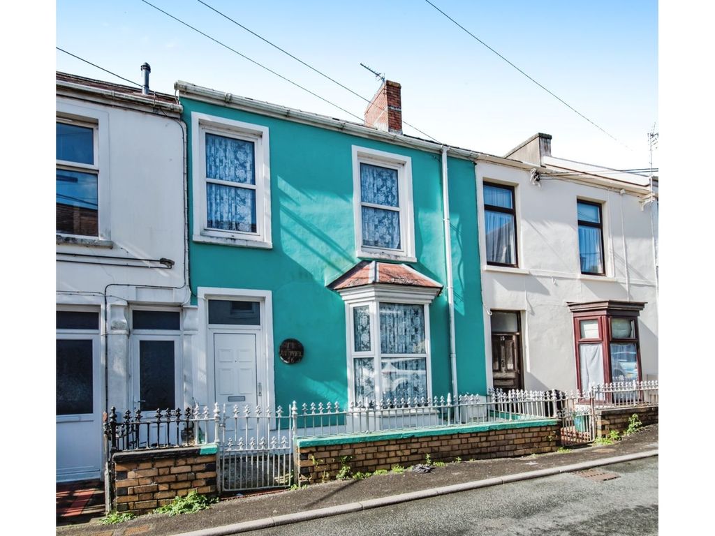 3 bed terraced house for sale in The Avenue, Carmarthen SA31, £160,000