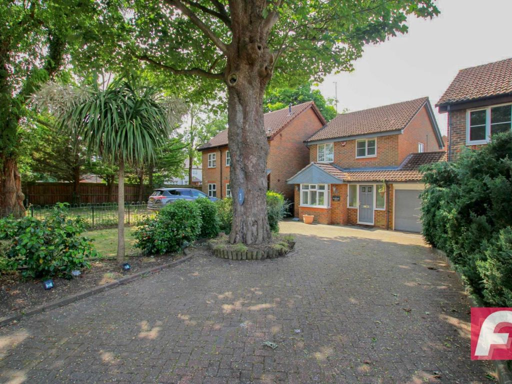 3 bed linkdetached house for sale in St Michaels Drive, Garston