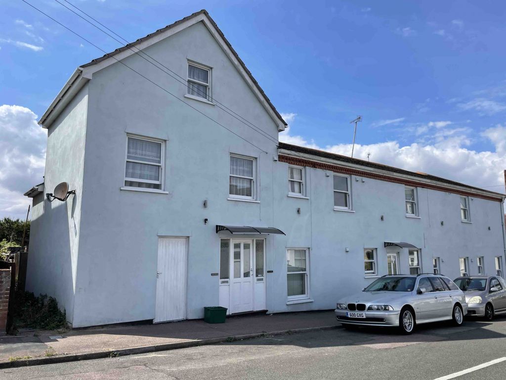 2 bed flat to rent in First Avenue, Dovercourt, Harwich CO12, £790 pcm Zoopla
